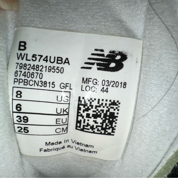 New Balance 574 WL574UBA Shoes Black Luminescent Mermaid Women's 8 Sneakers - Picture 2 of 10